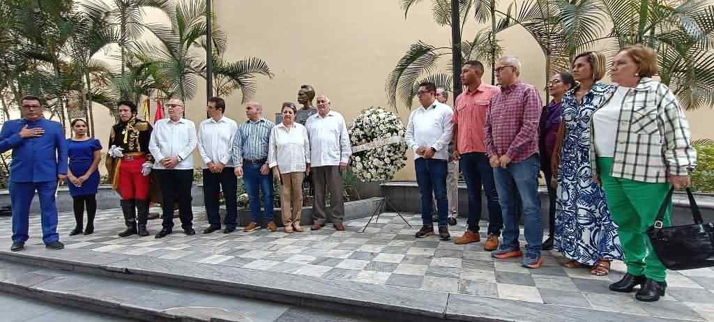 entregan-en-venezuela-por-primera-vez-orden-municipal-jose-marti