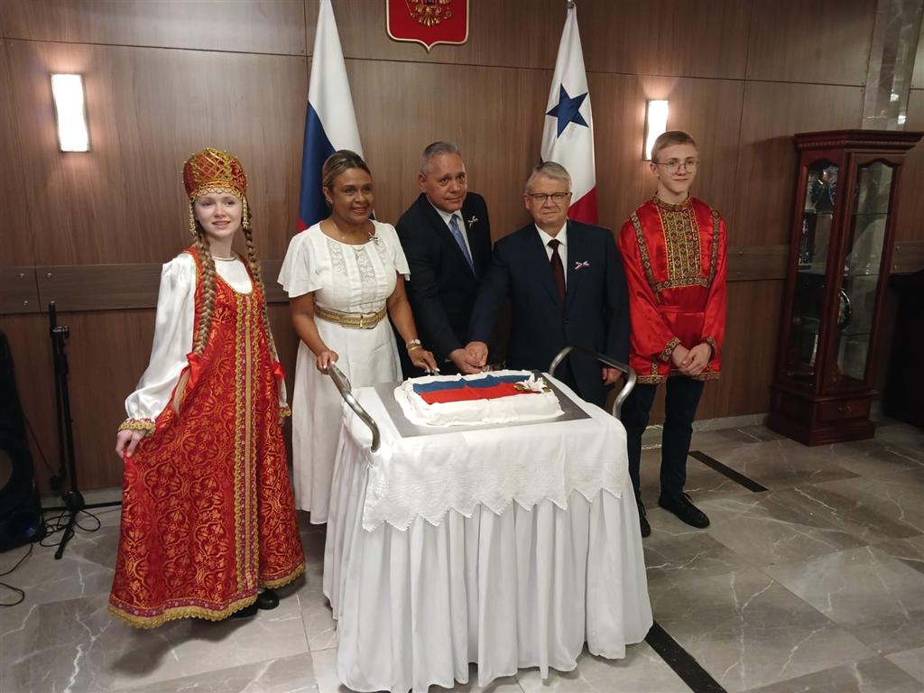 rusia-y-panama-reiteran-solidos-lazos-de-cooperacion-y-hermandad