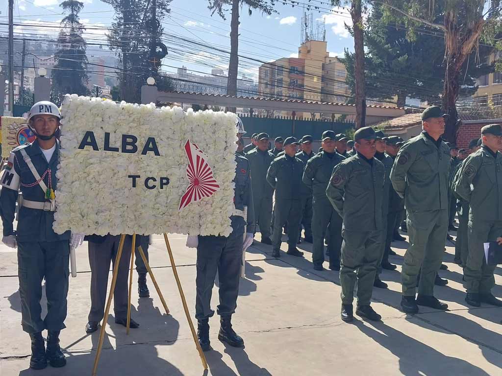 rinden-tributo-en-bolivia-a-fuerza-armada-nacional-bolivariana