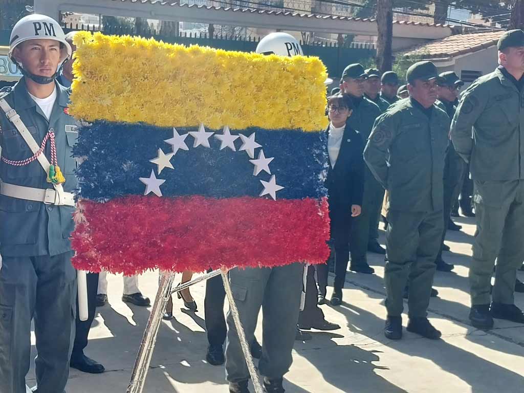rinden-tributo-en-bolivia-a-fuerza-armada-nacional-bolivariana