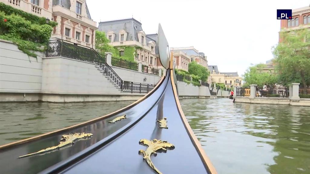 ciudad-del-agua-oriental-atraccion-turistica-en-dalian-china