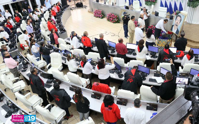 parlamento-de-nicaragua-rinde-homenaje-a-fundador-del-fsln