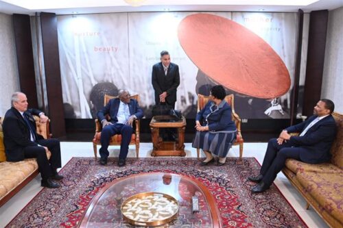 arriba-a-sudafrica-vicepresidente-de-cuba-salvador-valdes-mesa