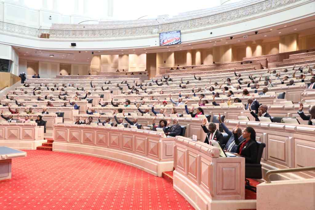 diputados-de-angola-a-favor-de-endurecer-sanciones-contra-vandalismo