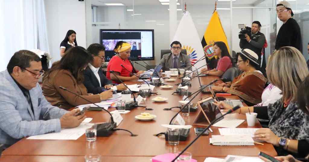 legisladores-de-ecuador-cuestionan-destino-de-credito-del-fmi