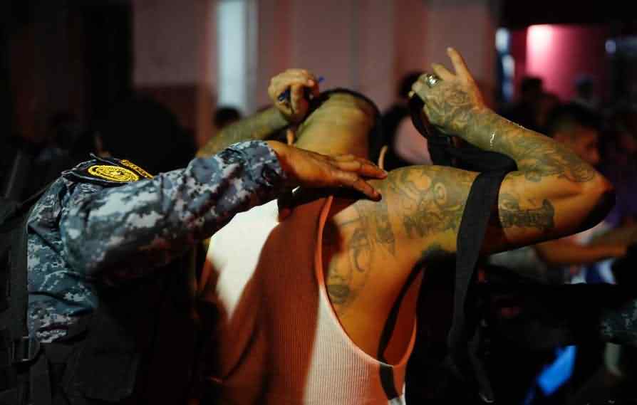 investigan-ingreso-de-objetos-prohibidos-a-carcel-en-guatemala