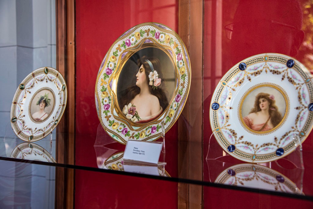 cuba-museo-nacional-de-artes-decorativas-presenta-flores-de-austria