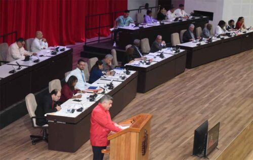 diaz-canel-en-segunda-jornada-de-debates-parlamentarios-en-cuba