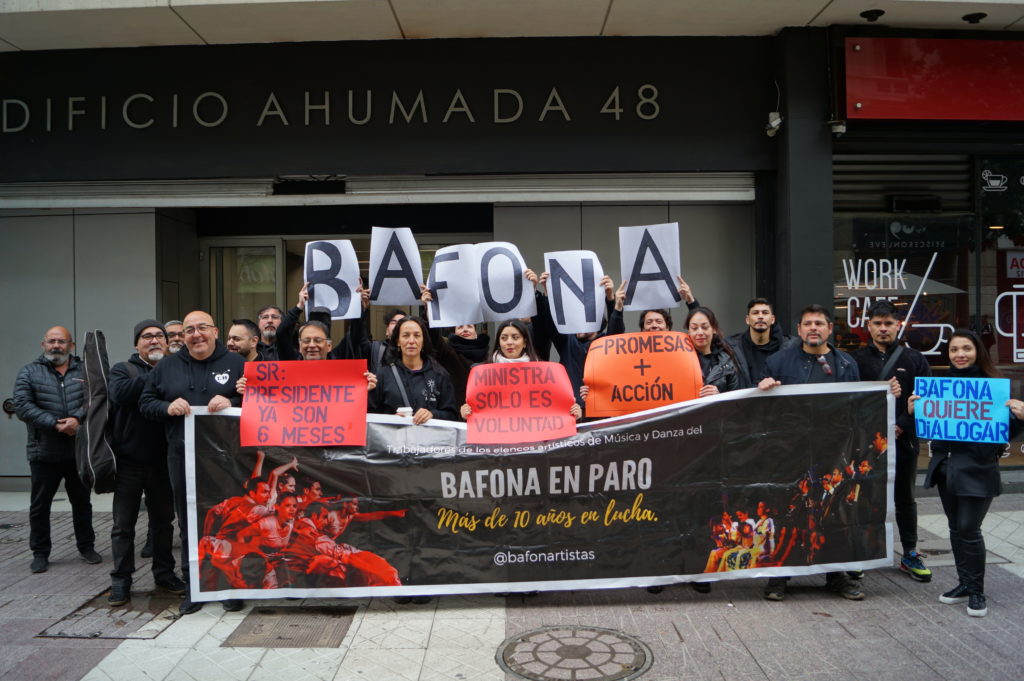 artistas-del-ballet-folclorico-nacional-de-chile-en-huelga-de-hambre