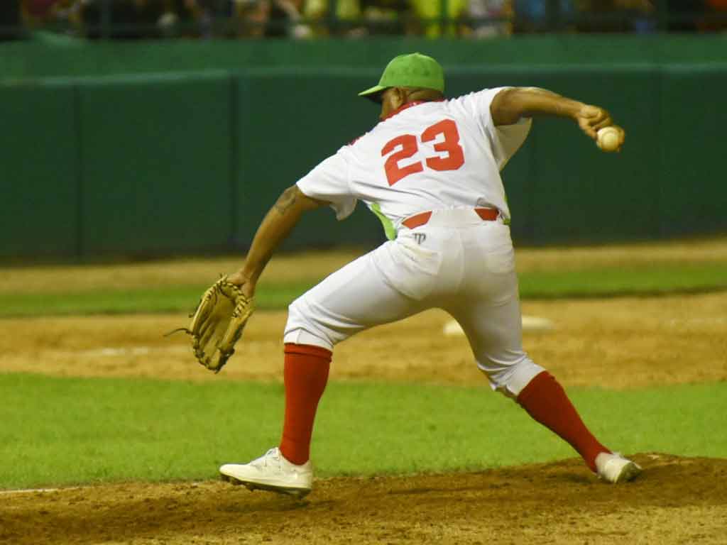 lenadores-en-busca-de-la-corona-de-cuba