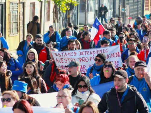 trabajadores-de-walmart-chile-continuan-huelga-por-mejoras-laborales