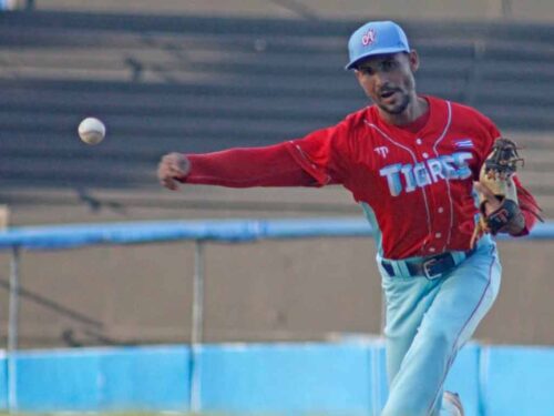 tigres-rompen-racha-en-playoff-del-beisbol-cubano