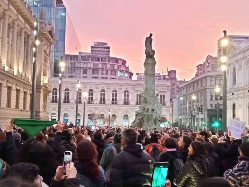 protestan-en-chile-contra-privilegios-a-acusado-de-abuso-a-menores