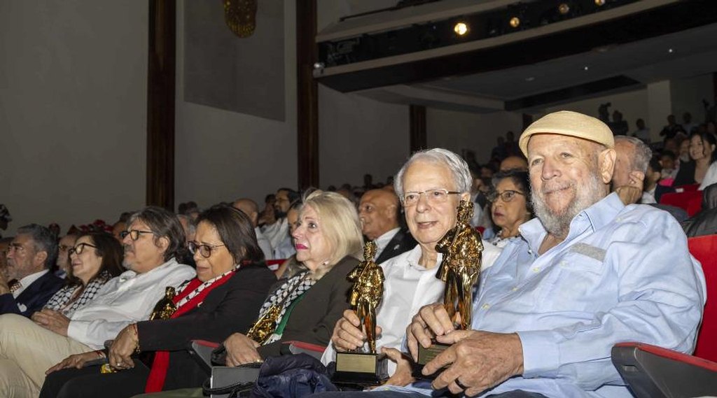 movimiento-dominicano-premia-a-personalidades-nacionales-y-foraneas