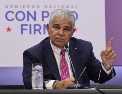 presidente-panameno-por-clima-de-paz-para-atender-problemas-sociales