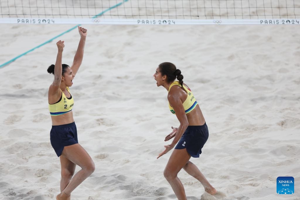 brasilenas-siguen-imparables-en-voleyplayero-y-pasan-a-final-olimpica