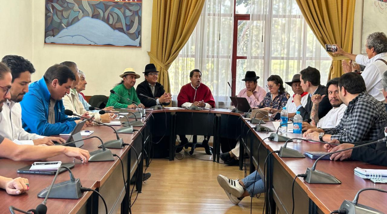 organizaciones-de-izquierda-vuelven-a-la-mesa-de-dialogo-en-ecuador