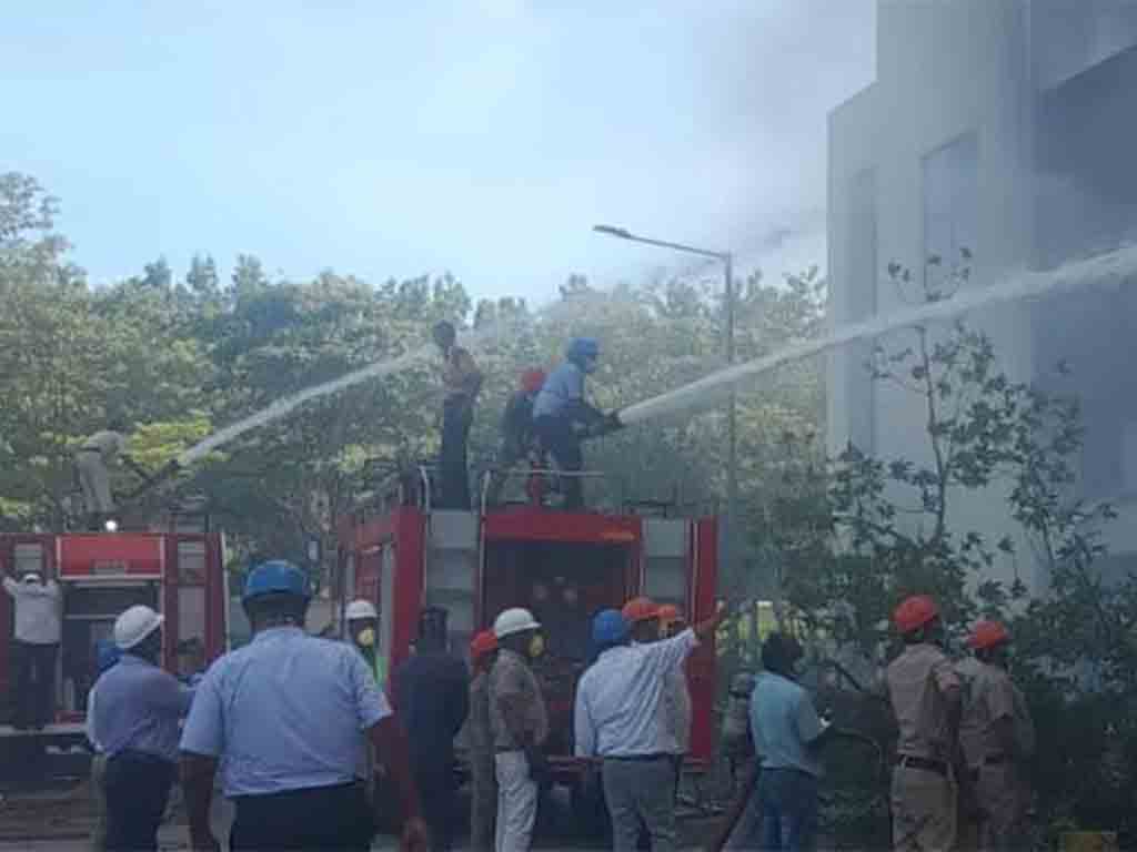 ascienden-a-17-fallecidos-por-explosion-en-farmaceutica-de-india