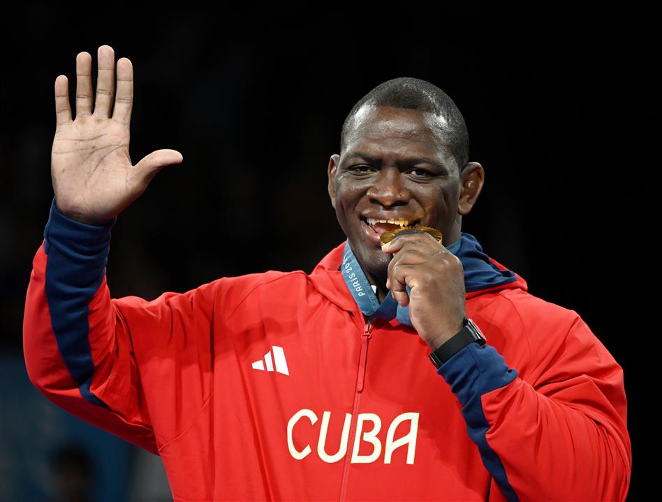 celebra-presidente-de-cuba-quinto-titulo-olimpico-de-mijain-lopez