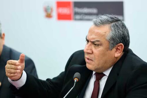 gobierno-de-peru-discrepa-de-severa-caida-presidencial-en-sondeo