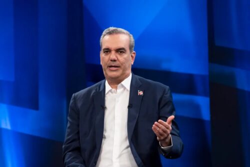 presidente-dominicano-recibe-cartas-credenciales-de-siete-embajadores