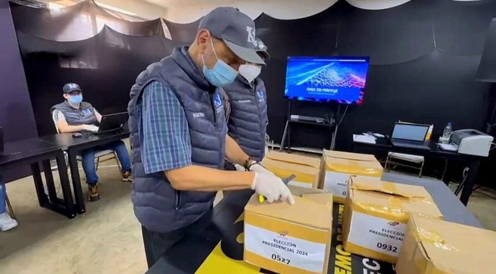 peritaje-tecnico-a-material-electoral-prosigue-en-venezuela