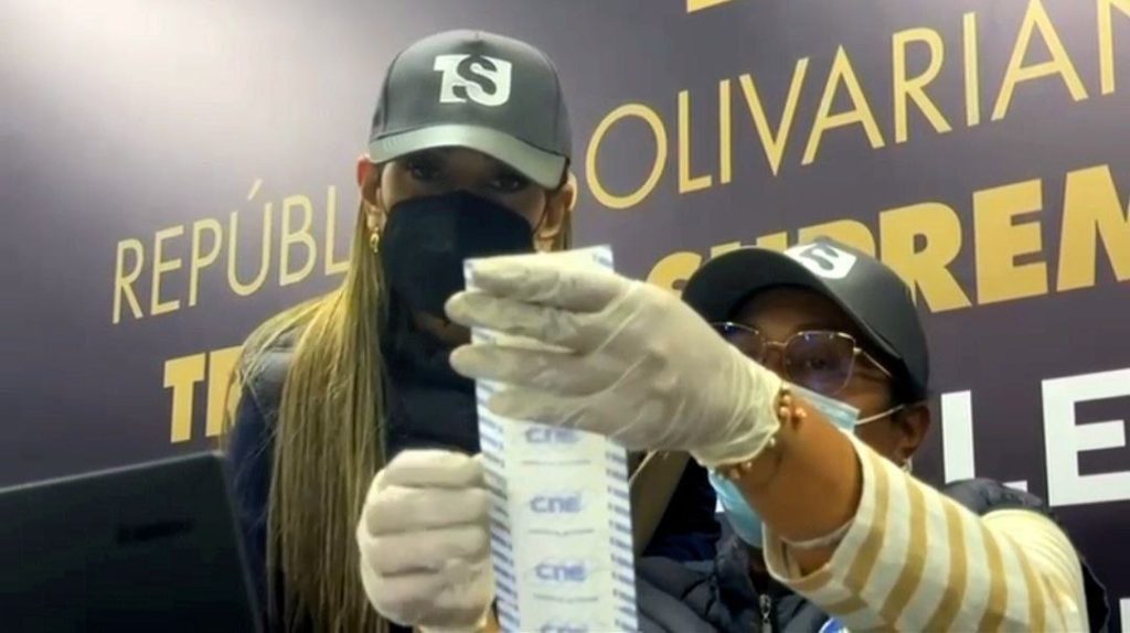 peritaje-tecnico-a-material-electoral-prosigue-en-venezuela