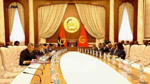 consejo-de-ministros-de-angola-da-luz-verde-a-vehiculos-electricos