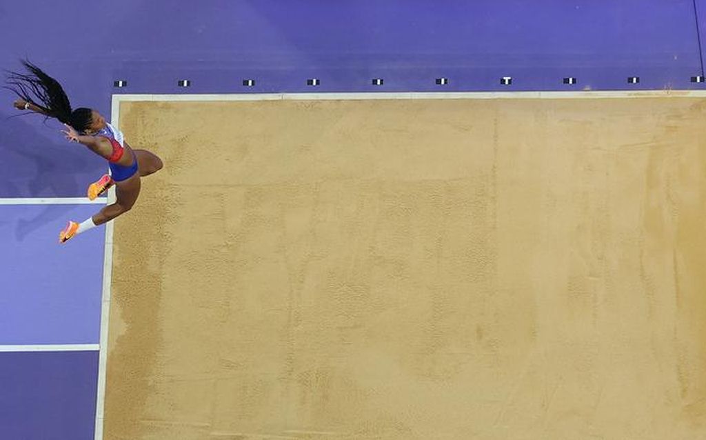 salto-de-oro-para-estadounidense-tara-davis-en-paris