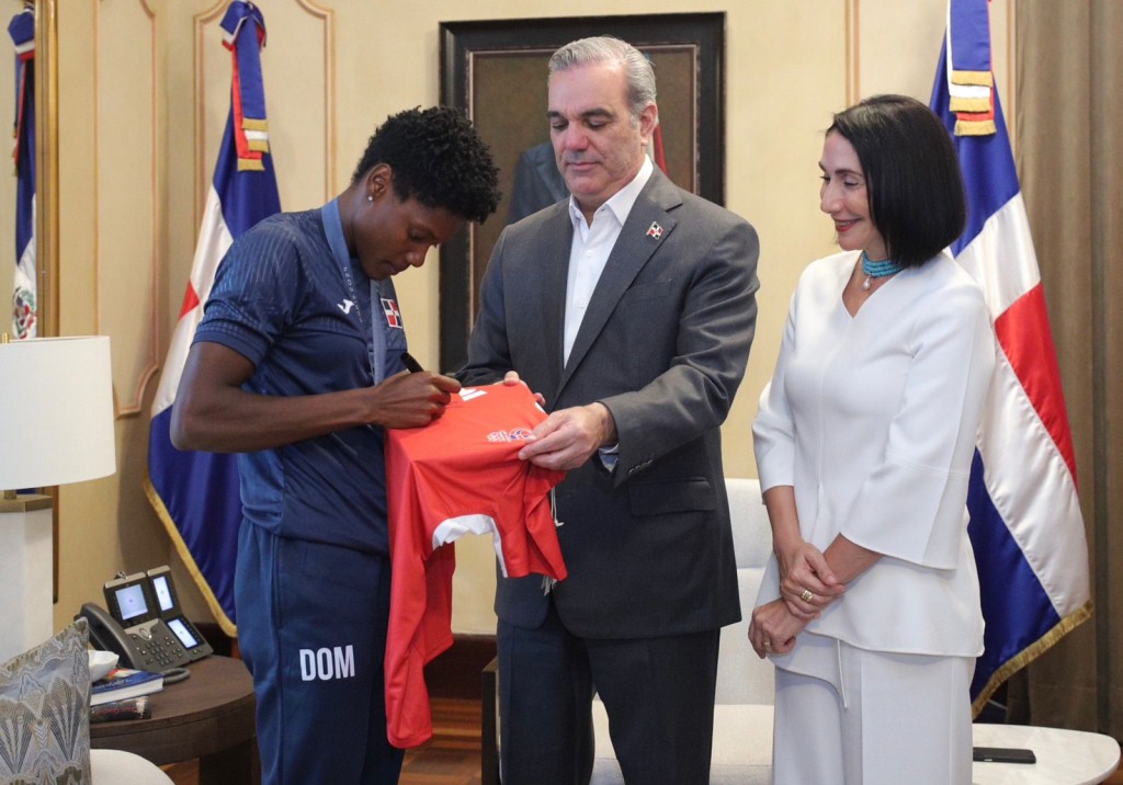 presidente-dominicano-luis-abinader-recibe-a-medallistas-olimpicos