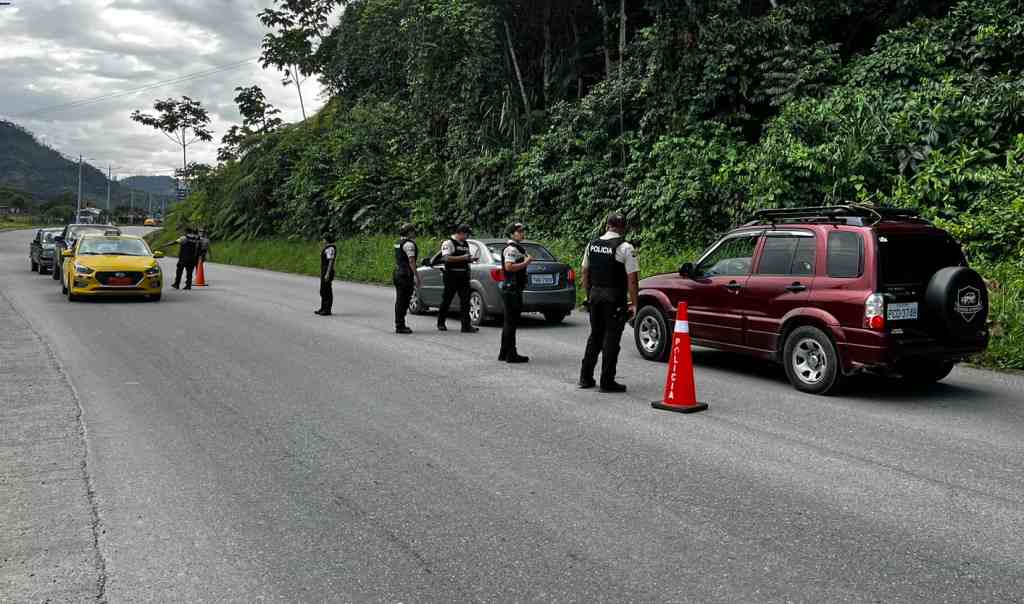 casi-53-mil-uniformados-se-desplegaran-durante-feriado-en-ecuador