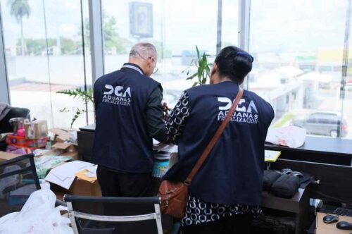 aduana-dominicana-confisca-40-mil-dolares-a-viajero-de-miami-eeuu