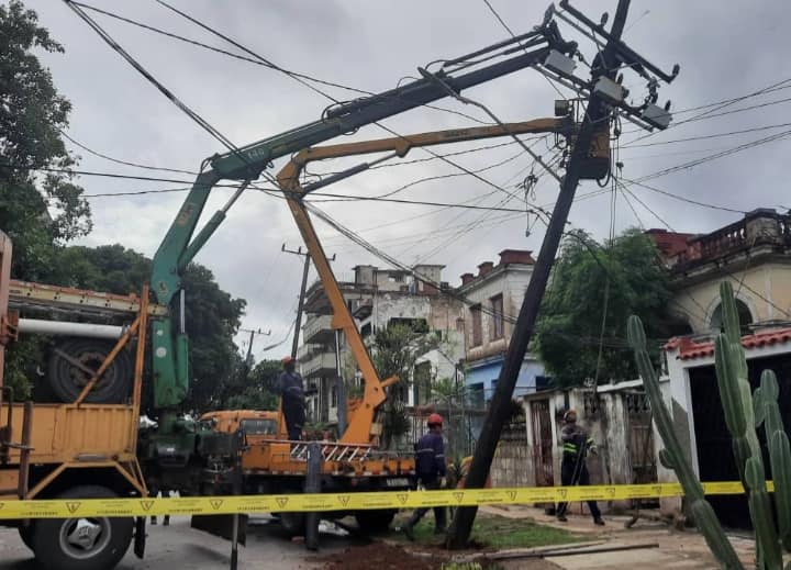 avanza-recuperacion-electrica-en-el-centro-de-cuba