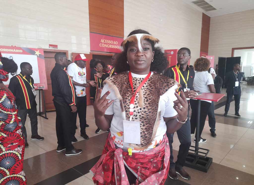 jovenes-acompanan-decision-de-renovacion-en-mayor-partido-de-angola