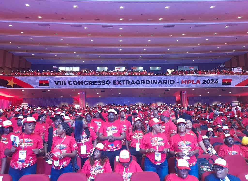 jovenes-acompanan-decision-de-renovacion-en-mayor-partido-de-angola