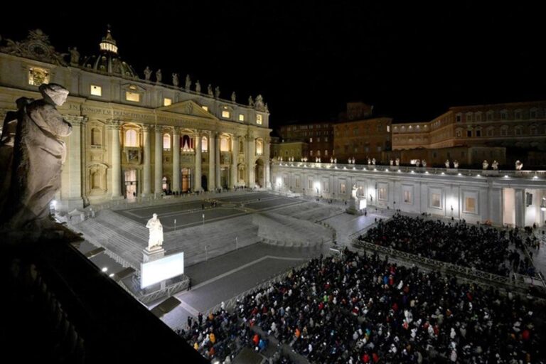 Papa Francisco inició en Vaticano el Jubileo de la Iglesia católica ...