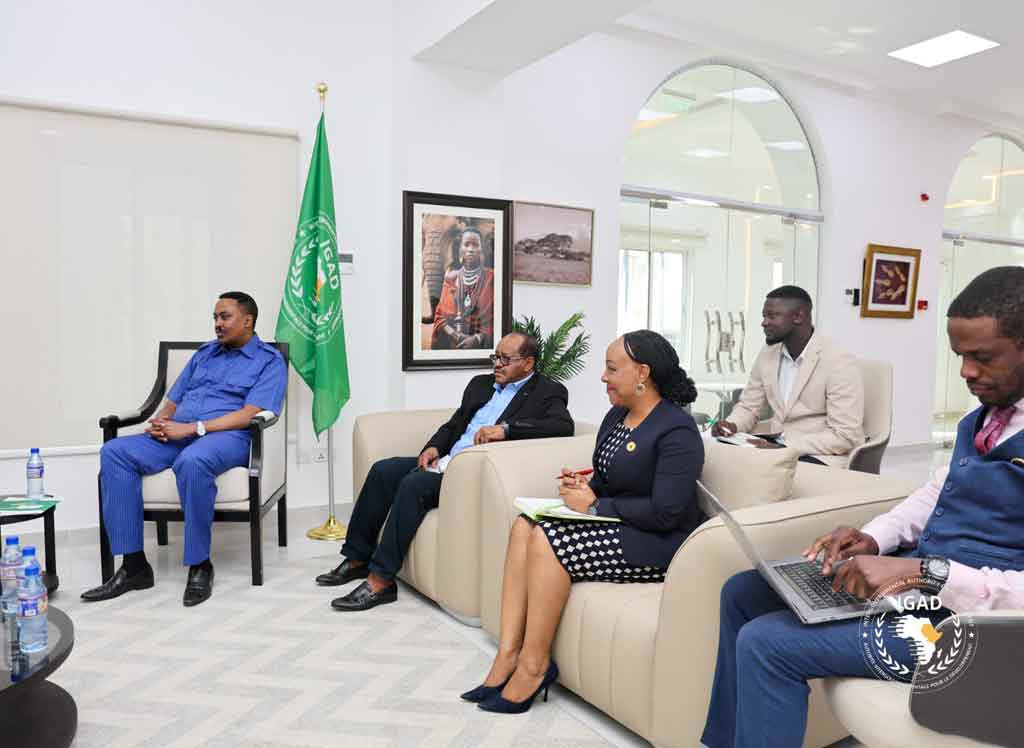 ente-africano-y-asociacion-de-agricultores-abordaron-temas-comunes