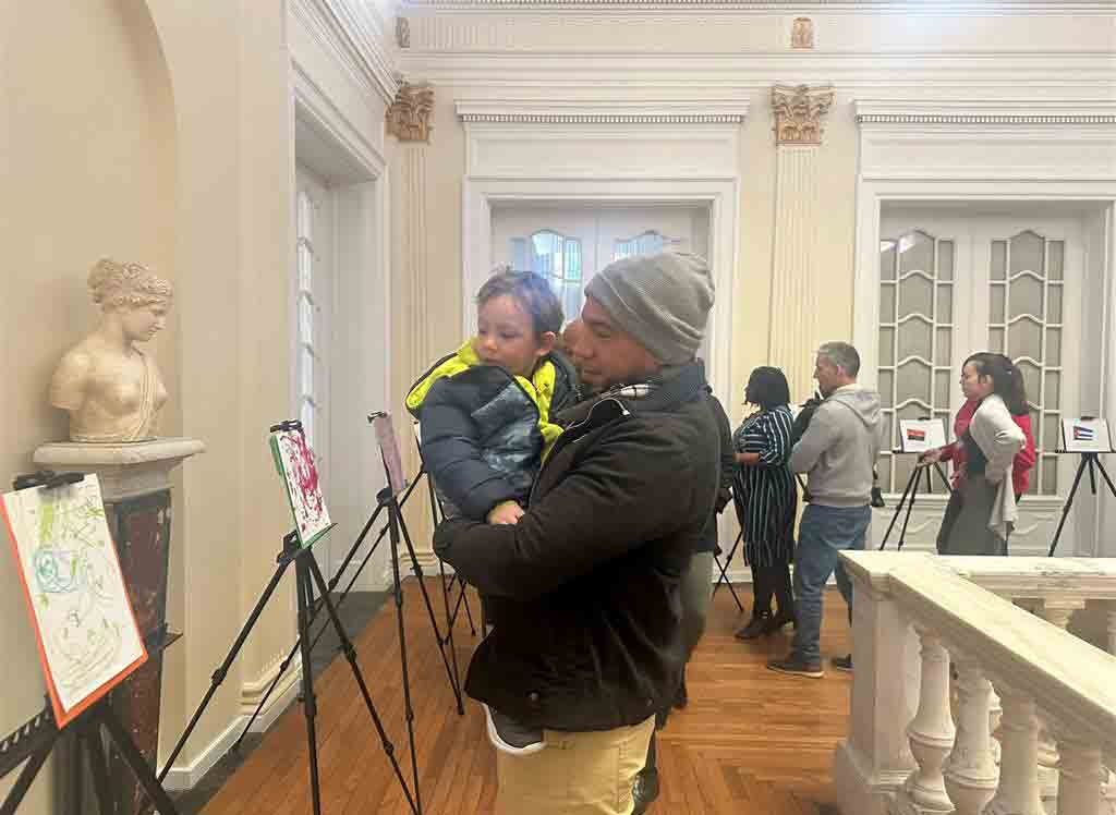 musica-poesia-y-flores-a-jose-marti-en-embajada-de-cuba-en-eeuu