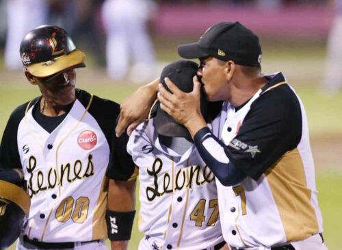 leones-consiguen-primer-triunfo-en-final-de-beisbol-de-nicaragua