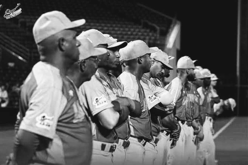 beisbol-cubano-con-la-lena-mojada