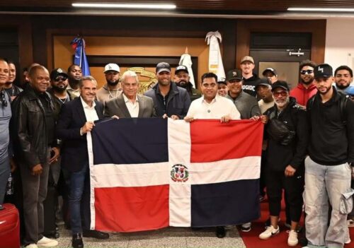 abanderan-en-dominicana-a-leones-antes-de-viajar-a-serie-del-caribe