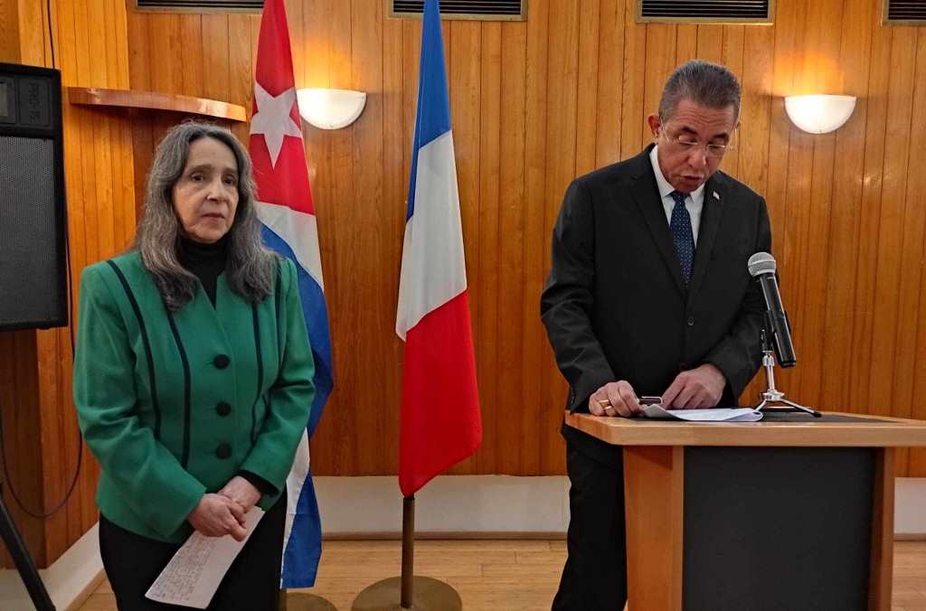 resaltan-en-francia-aniversario-66-de-la-revolucion-cubana