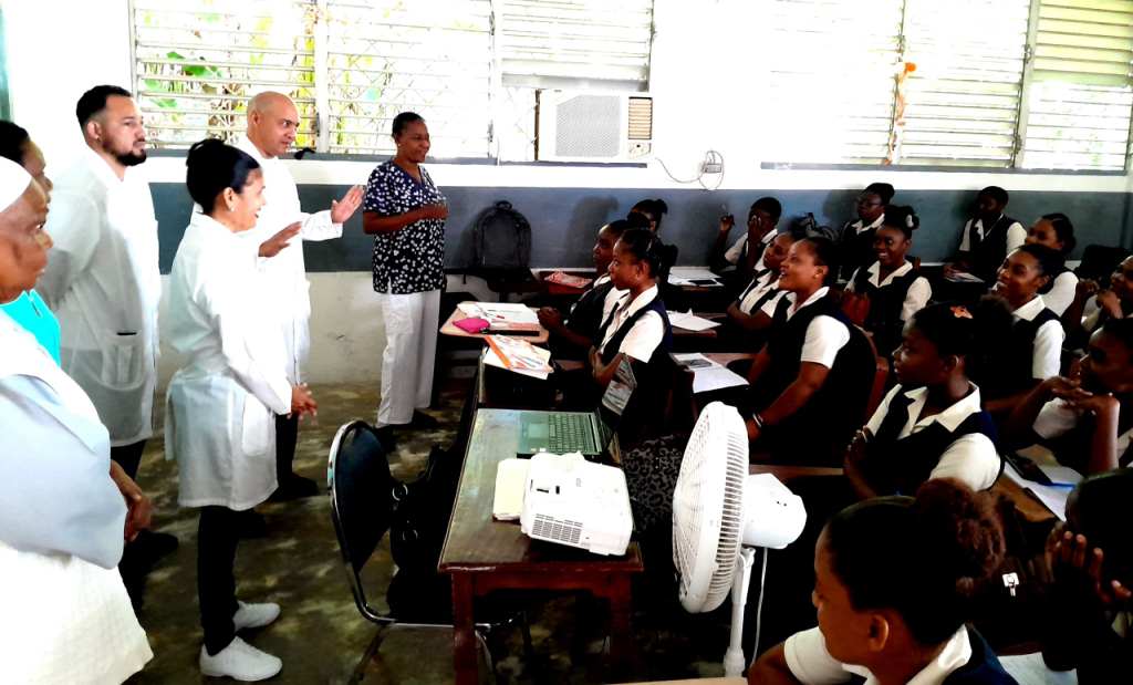 cuba-contribuye-al-desarrollo-de-la-enfermeria-en-haiti