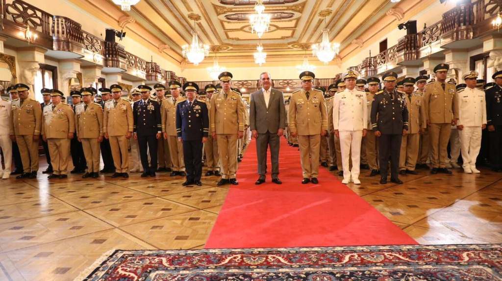 presidente-dominicano-agradece-compromiso-a-fuerzas-armadas-y-policia