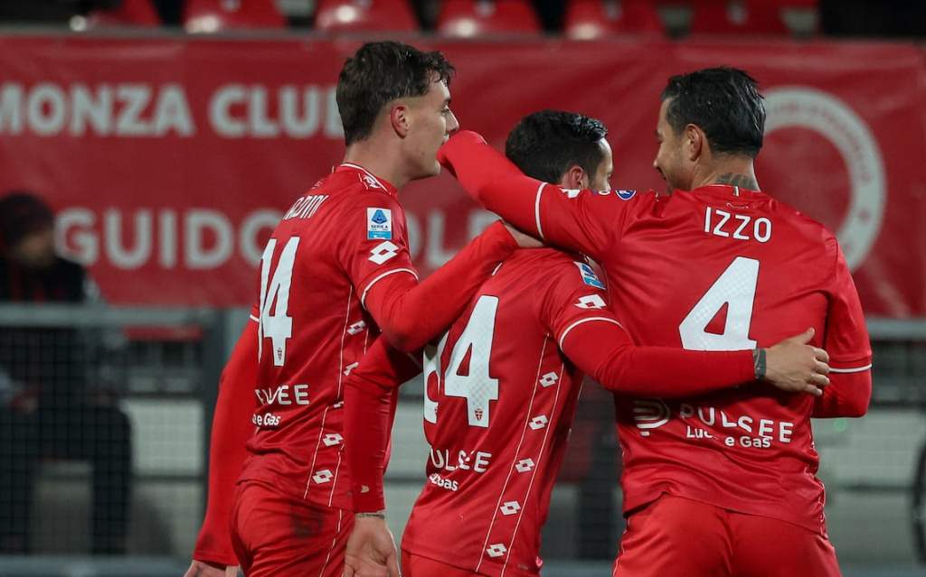 ac-monza-sorprende-al-fiorentina-en-futbol-italiano