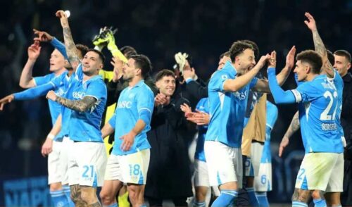 napoles-afianza-liderato-en-futbol-de-italia