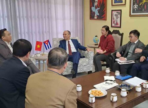 evaluan-fomento-de-cooperacion-cuba-vietnam-en-industria-editorial