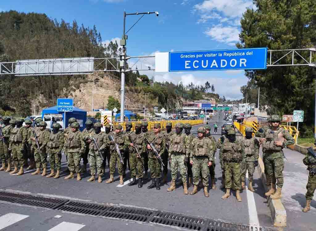 militares-refuerzan-vigilancia-en-fronteras-de-ecuador