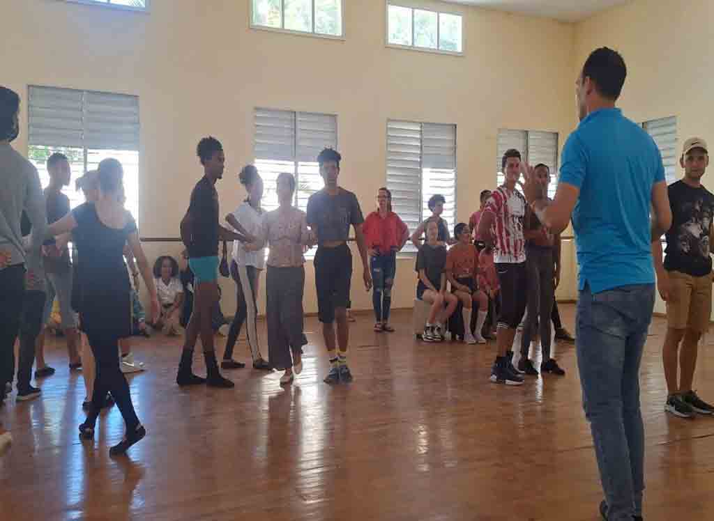 eugenio-oneguin-opera-de-tchaikovsky-en-ciudad-cubana-de-holguin