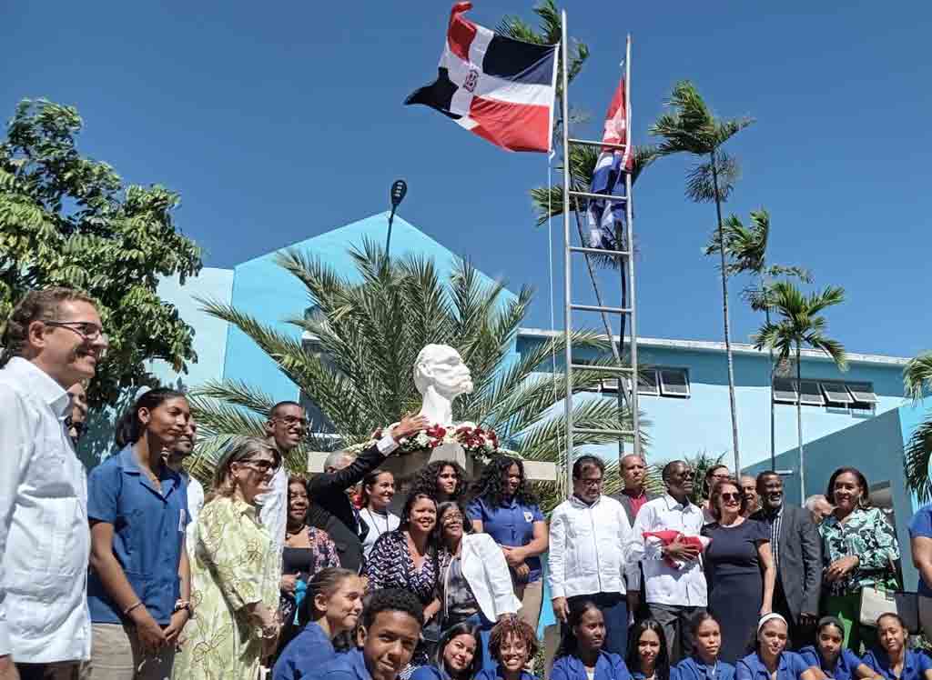 politecnico-maximo-gomez-donado-por-cuba-a-dominicana-cumplio-25-anos